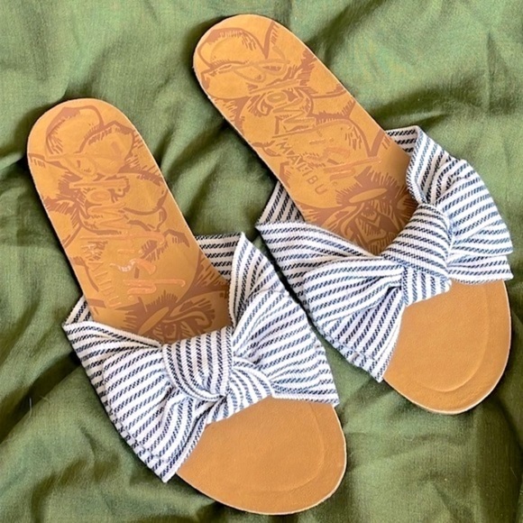 Brand New Blowfish Blue & White Striped Nautical Print Knot Bow Slides Sandals - Picture 1 of 13